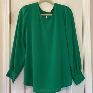 Long sleeve emerald green flowy top